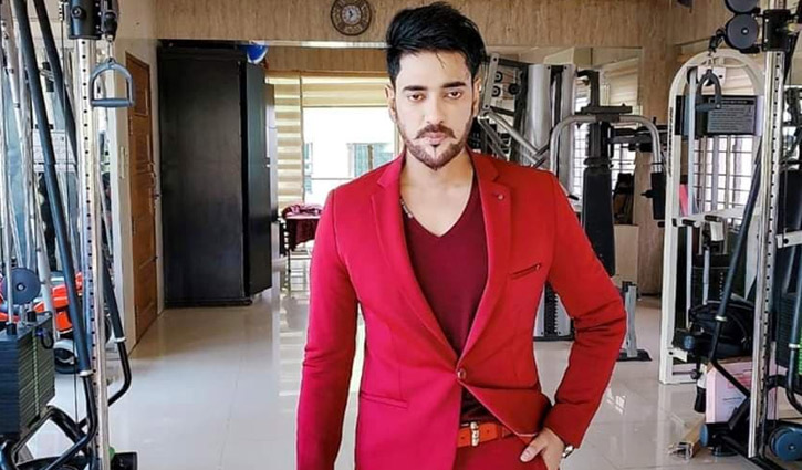 অনন্ত জলিলের শত কোটির সিনেমা আসছে ডিসেম্বরে অনন্ত জলিলের শত কোটির সিনেমা আসছে ডিসেম্বরে