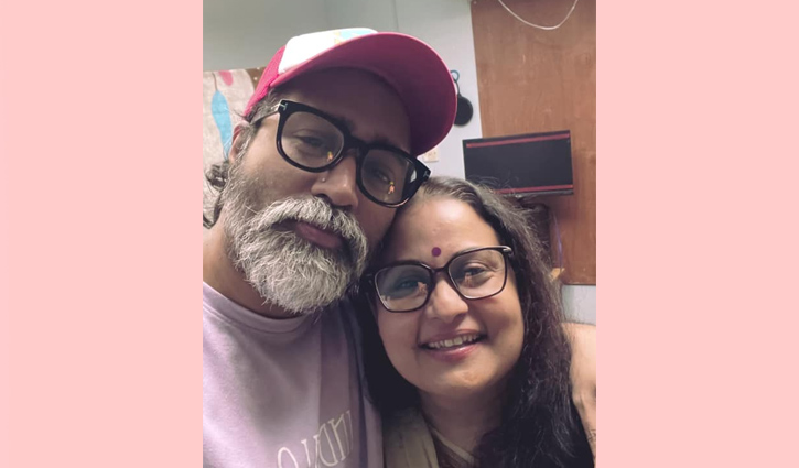 জনের মুখোমুখি মিমি জনের মুখোমুখি মিমি