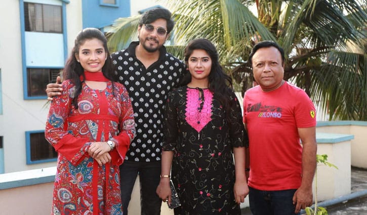 তাদের ‘লাভ ম্যারেজ’ তাদের ‘লাভ ম্যারেজ’