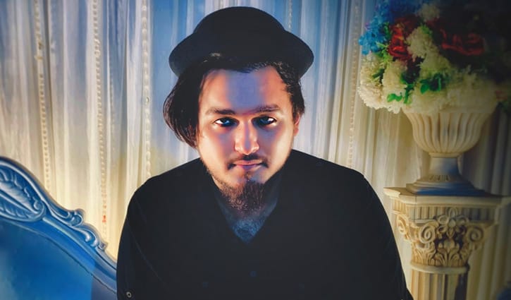 নোবেলের পাত্রী চেয়ে পোস্ট