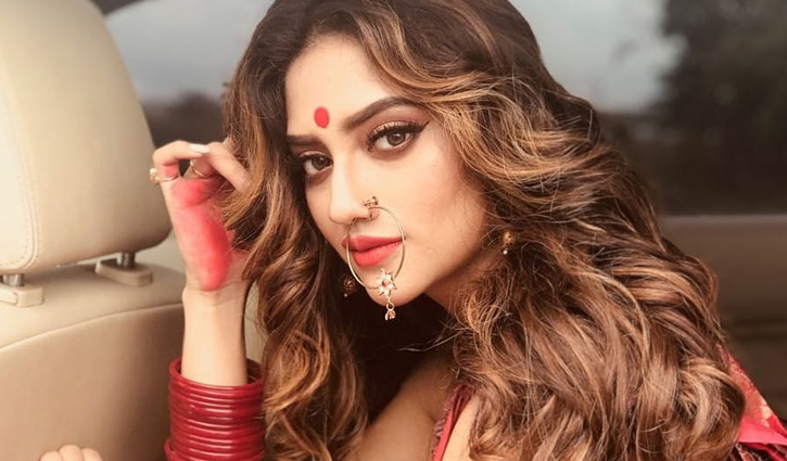 ১২ দিনের পুত্রকে বাড়ি রেখে কাজে ফিরছেন নুসরাত ১২ দিনের পুত্রকে বাড়ি রেখে কাজে ফিরছেন নুসরাত