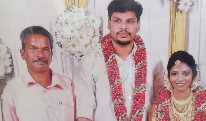 সাপের কামড় দিয়ে স্ত্রীকে হত্যা সাপের কামড় দিয়ে স্ত্রীকে হত্যা