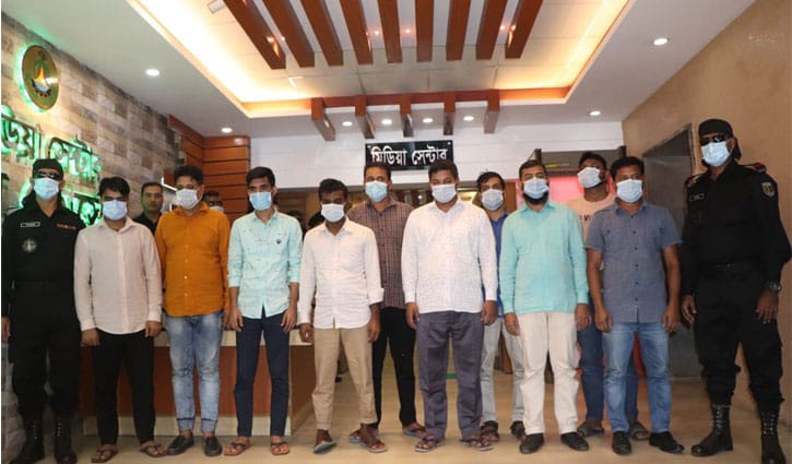যেভাবে শত কোটি টাকা হাতিয়ে নিয়েছে প্রতারক চক্র যেভাবে শত কোটি টাকা হাতিয়ে নিয়েছে প্রতারক চক্র