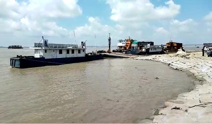 শিমুলিয়া-বাংলাবাজার রুটে ফেরি চলাচল বন্ধই থাকছে শিমুলিয়া-বাংলাবাজার রুটে ফেরি চলাচল বন্ধই থাকছে