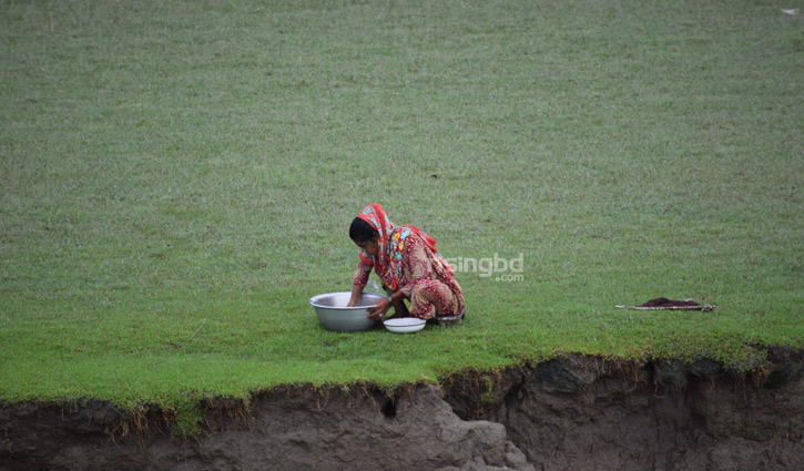 অবৈধ বৈধ হয় ক্ষুধার জ্বালায় অবৈধ বৈধ হয় ক্ষুধার জ্বালায়