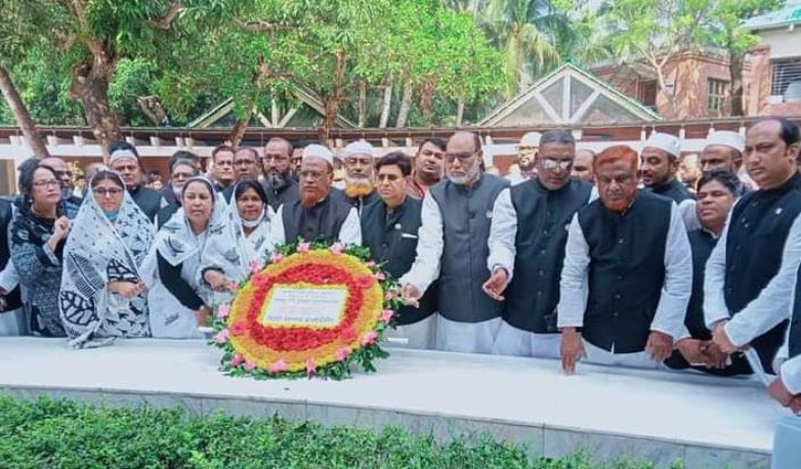 জাতির জনকের সমাধিতে সিলেটের আ.লীগ নেতাদের শ্রদ্ধা