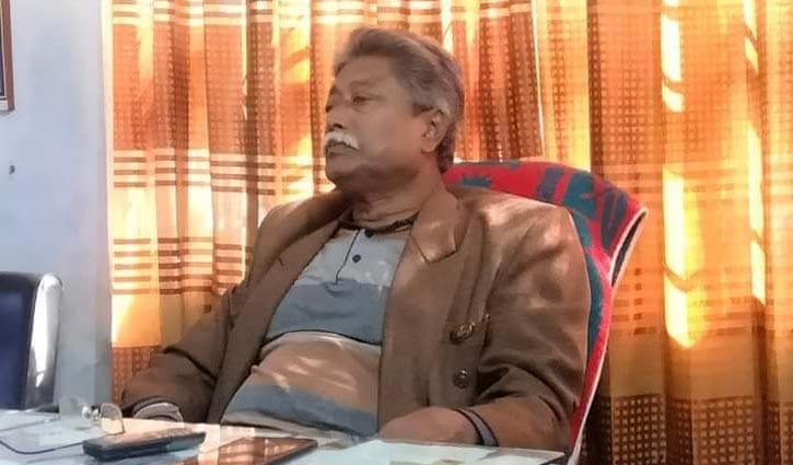 চেয়ারম্যান কেড়ে নিলেন নারীর ভিজিডি কার্ড চেয়ারম্যান কেড়ে নিলেন নারীর ভিজিডি কার্ড