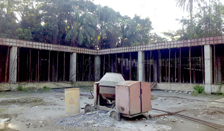 লক্ষ্মীপুরে ৩৪টি বিদ্যালয়ে পাঠদান নিয়ে শঙ্কা