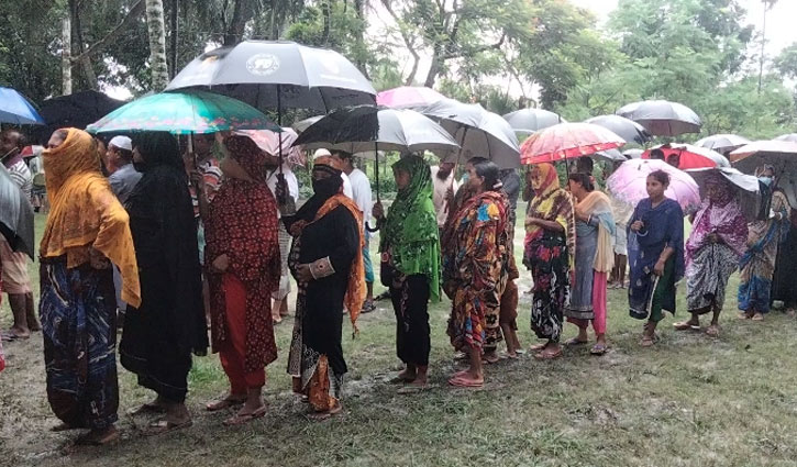 সংঘাত, বর্জনের মধ্যে ১৬০ ইউপিতে ভোটগ্রহণ