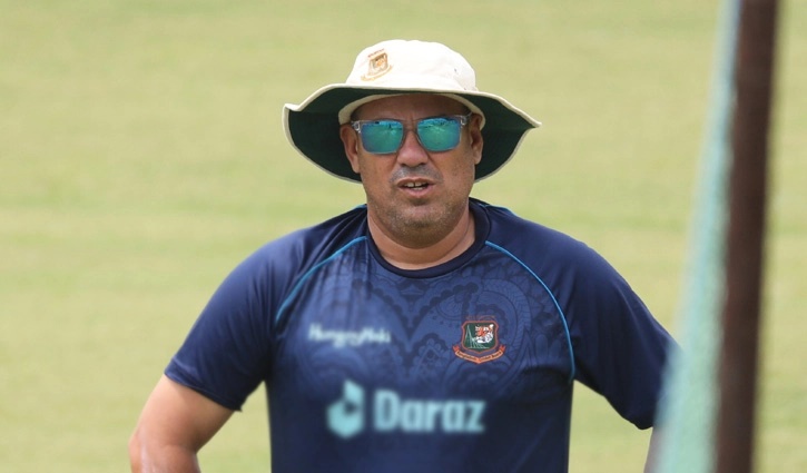 মাঠে খেলছেন সাকিবরা, হোটেলে বিশ্রামে ডমিঙ্গো