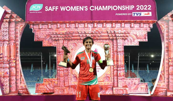 সর্বোচ্চ গোলদাতাসহ দুই পুরস্কার পেলেন সাবিনা