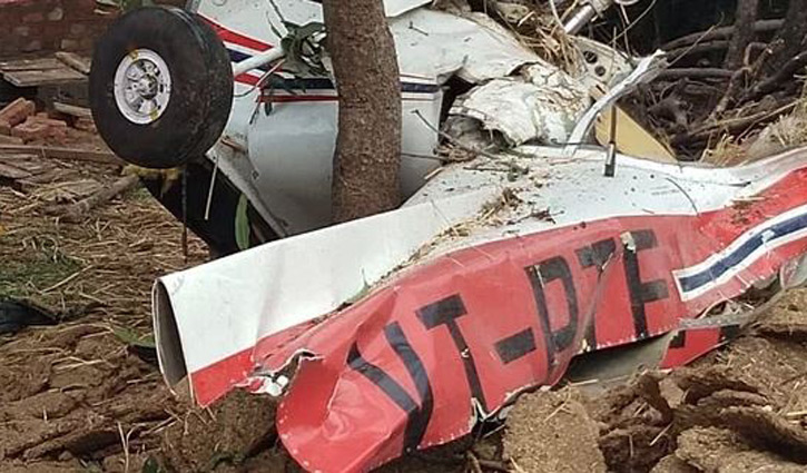 ভারতে মন্দিরে প্রশিক্ষণ বিমান বিধ্বস্ত হয়ে পাইলট নিহত