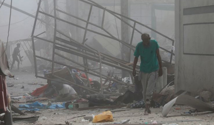 সোমালিয়ায় জোড়া গাড়ি বোমা বিস্ফোরণে নিহত ১০০