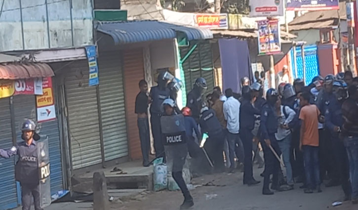 শেরপুরে বিএনপির নেতাকর্মী-পুলিশ সংঘর্ষ, আহত অর্ধশতাধিক 