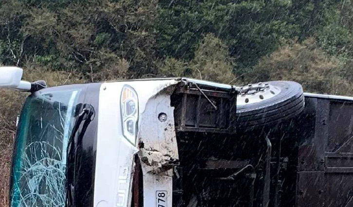 চীনে বাস দুর্ঘটনায় নিহত ২৭