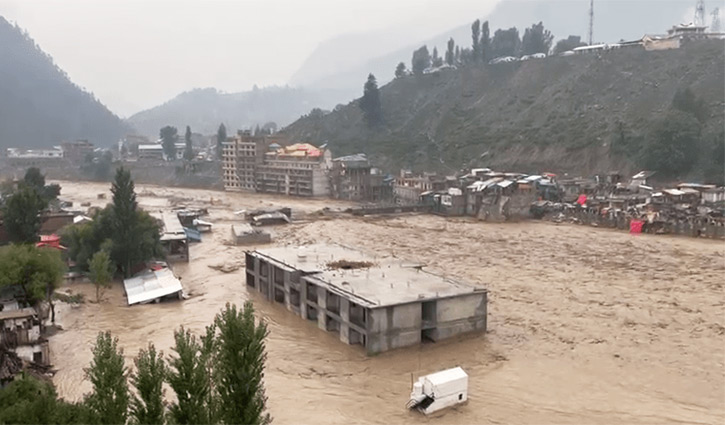 পাকিস্তানের অর্ধেকের বেশি অঞ্চল পানির নিচে