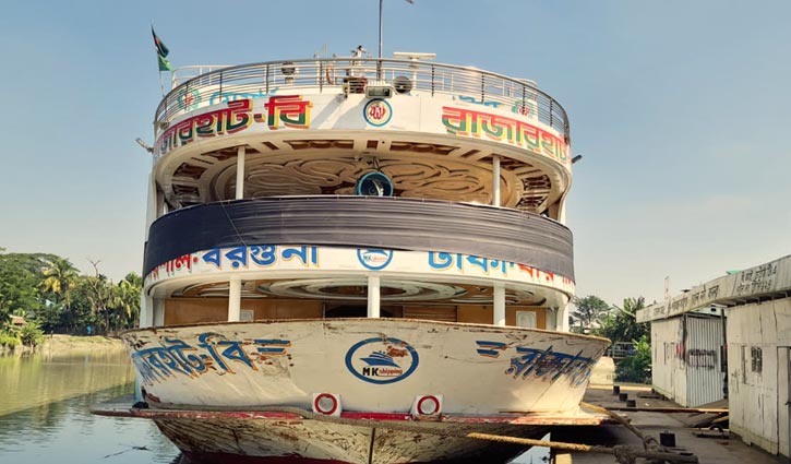 নৌ শ্রমিকদের ধর্মঘটে বরগুনায় যাত্রী দুর্ভোগ নৌ শ্রমিকদের ধর্মঘটে বরগুনায় যাত্রী দুর্ভোগ