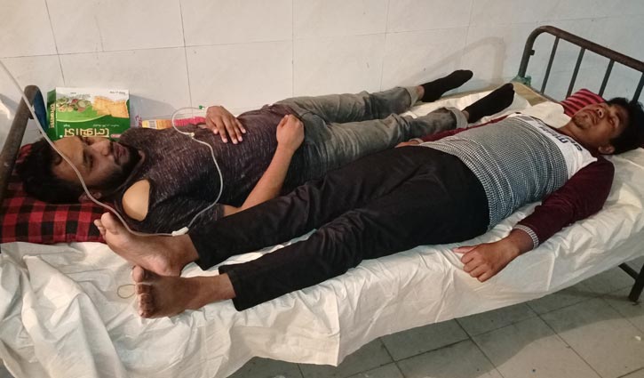 বরগুনায় ৩ সাংবাদিকের ওপর হামলা, আটক এক