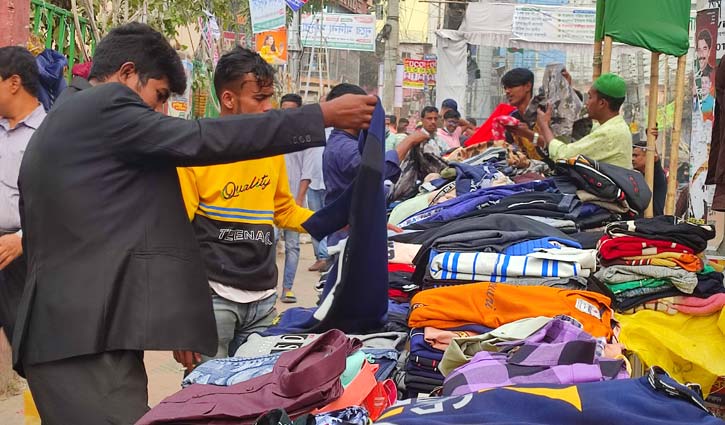কুমিল্লায় বেড়েছে শীতের পোশাক বিক্রির ধুম 