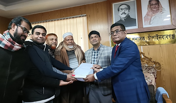 চাঁপাইনবাবগঞ্জের দুই আসনে ১২ প্রার্থীর মনোনয়নপত্র জমা