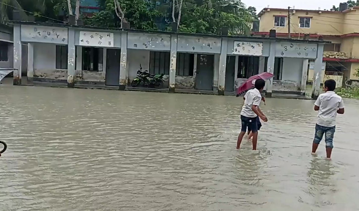 ঝালকাঠিতে ৩০ গ্রাম প্লাবিত