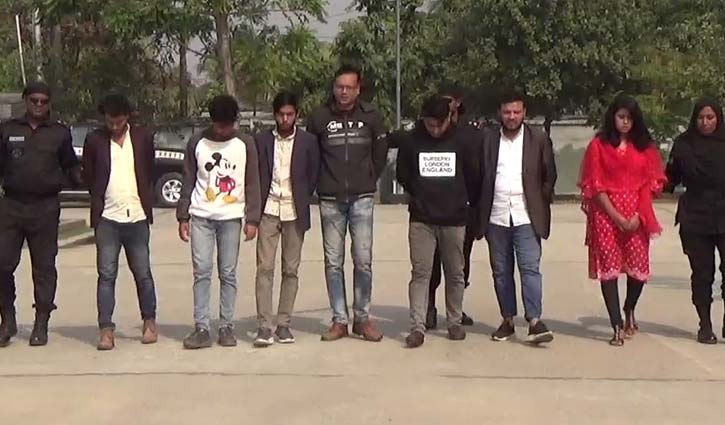 চাকরির প্রলোভন দেখিয়ে প্রতারণা, নারীসহ গ্রেপ্তার ৭ চাকরির প্রলোভন দেখিয়ে প্রতারণা, নারীসহ গ্রেপ্তার ৭