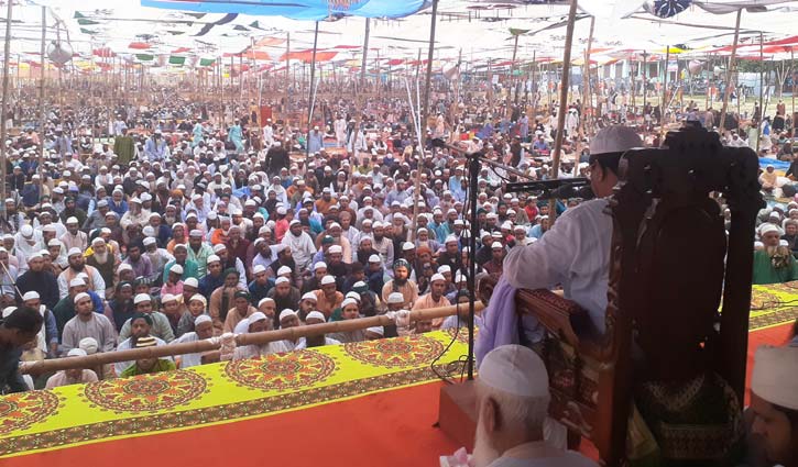 কুড়িগ্রামে আখেরি মোনাজাতে শেষ হলে ৩ দিনের ইজতেমা
