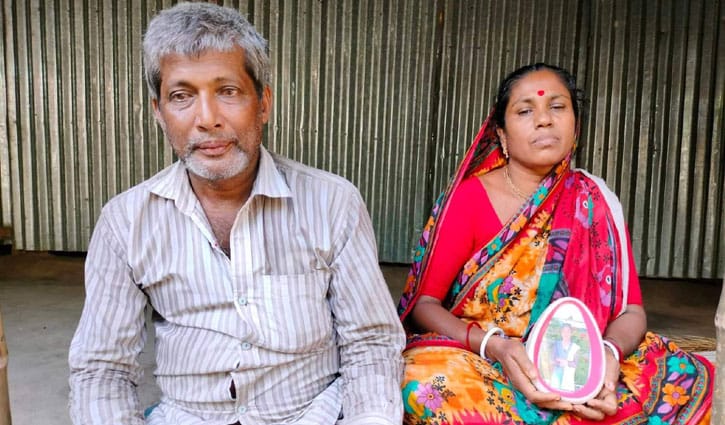 ফুটবলার ইতি ও সাথির গল্প মানুষের মুখে মুখে 