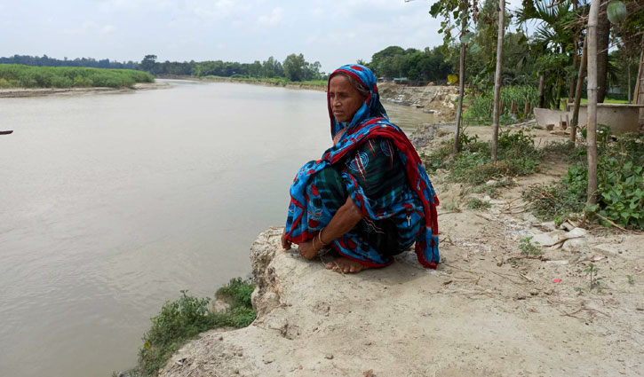 মানিকগঞ্জে ৬০ ভাগ পরিবার বন্যায় ক্ষতিগ্রস্ত মানিকগঞ্জে ৬০ ভাগ পরিবার বন্যায় ক্ষতিগ্রস্ত
