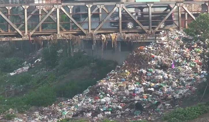 হাড়িদোয়া নদীর দূষণে ঝুঁকিতে পরিবেশ