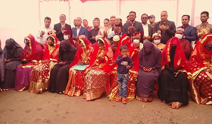 ১০ তরুণ-তরুণীর যৌতুকবিহীন বিয়ে  