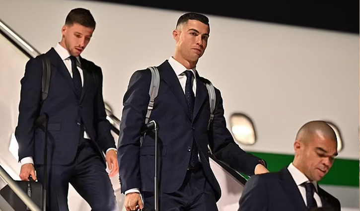 অধরা ট্রফির খোঁজে কাতারে রোনালদো