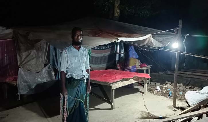  ৬ শতাধিক পরিবারের রাত কাটলো খোলা আকাশের নিচে