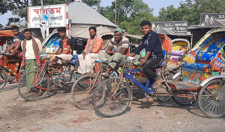 ধর্মঘটে অসহায় নিম্ন আয়ের মানুষ