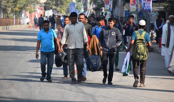 রাজশাহীর সমাবেশস্থলে আসতে শুরু করেছেন বিএনপির নেতাকর্মীরা রাজশাহীর সমাবেশস্থলে আসতে শুরু করেছেন বিএনপির নেতাকর্মীরা