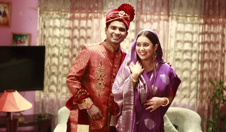 রাশেদ সীমান্ত-ফারহানা মিলির ‘বিয়ে বাণিজ্য’ রাশেদ সীমান্ত-ফারহানা মিলির ‘বিয়ে বাণিজ্য’