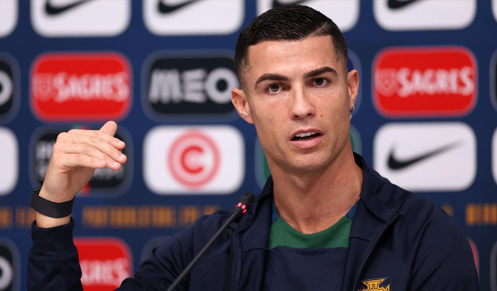 দয়া করে আমাকে নিয়ে আমার সতীর্থদের বিরক্ত করবেন না: রোনালদো