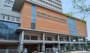 চলন্ত প্রাইভেটকারে বিস্ফোরণ, দগ্ধ ২ 