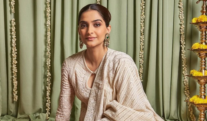 সন্তান জন্ম দেওয়া স্বার্থপর সিদ্ধান্ত: সোনম