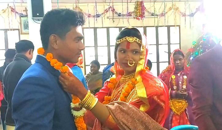 ঠাকুরগাঁওয়ে যৌতুকবিহীন ২৪ দম্পতির বিয়ে সম্পন্ন 