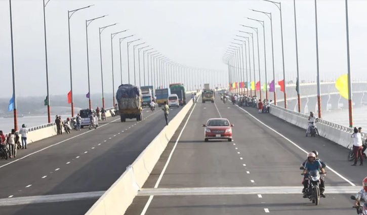 বিদায়ী বছরে পদ্মা সেতু থেকে আয় ৪০০ কোটি