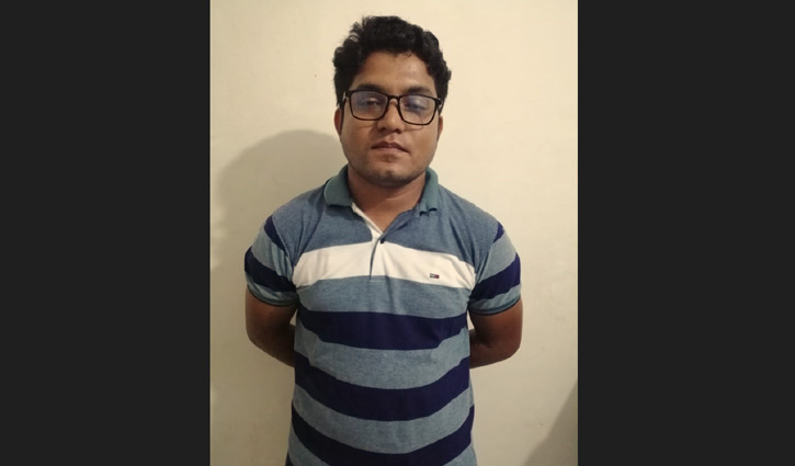 ফেসবুকে কটূক্তির অভিযোগে যুবক গ্রেপ্তার ফেসবুকে কটূক্তির অভিযোগে যুবক গ্রেপ্তার