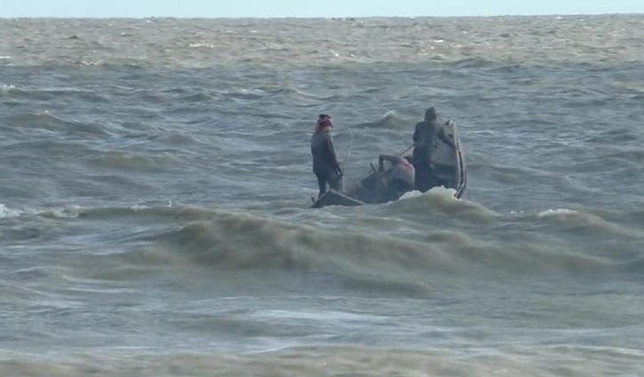 সাগরে ট্রলার ডুবি ২ জেলে নিখোঁজ 