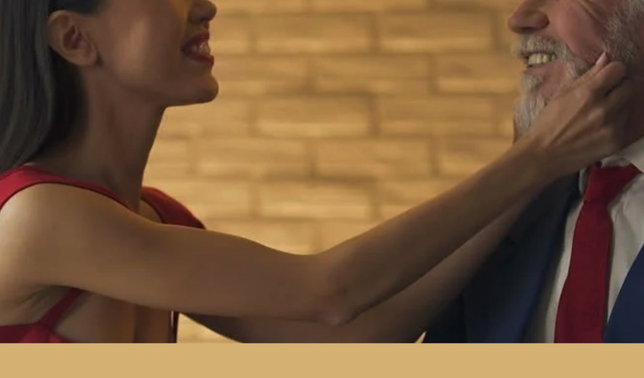 বয়সের ব্যবধান যত হলে প্রেমে জড়ানো উচিত নয়