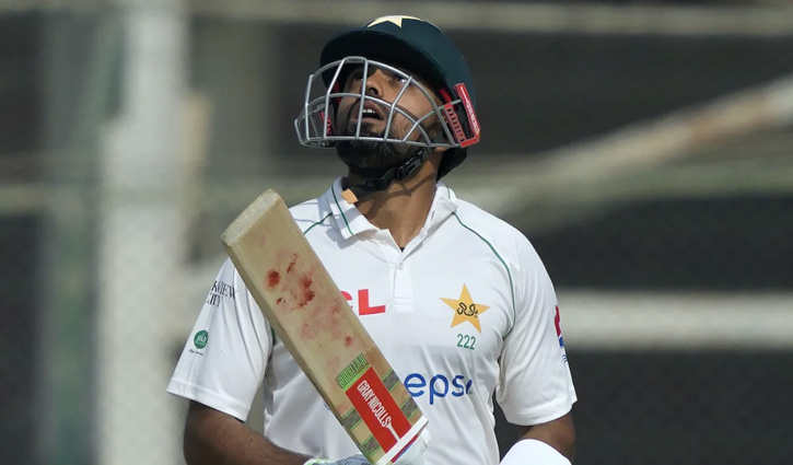 করাচি টেস্টে ইউসুফ-পন্টিংকে টপকালেন বাবর