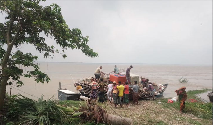 ‘বেলা ডোবার আগেই নিরাপদে যেতে হবে’