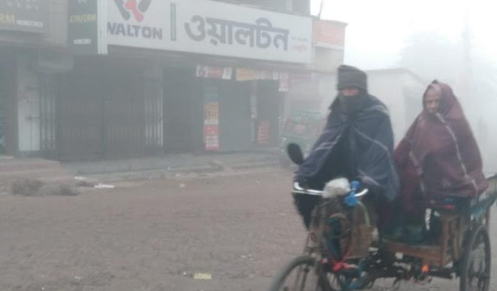 হাঁড় কাঁপানো শীতে কাঁপছে দিনাজপুরের মানুষ