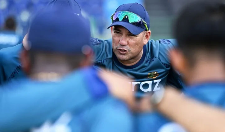 বিসিবির ছাঁটাইয়ের আগে ডমিঙ্গোর পদত‌্যাগ