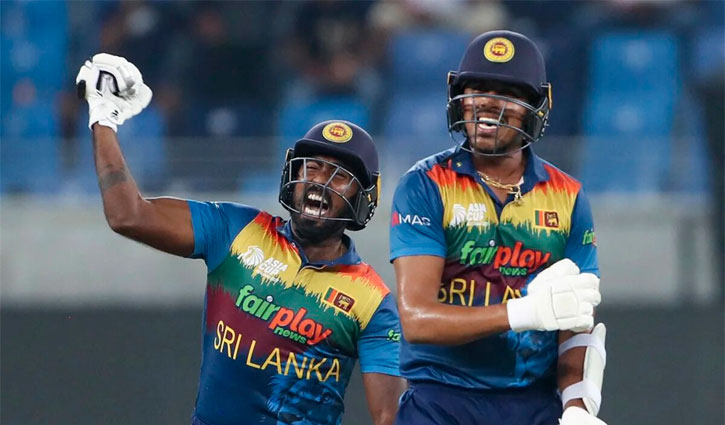Sri Lanka beats Bangladesh by 2 wickets, qualifies for Super 4
