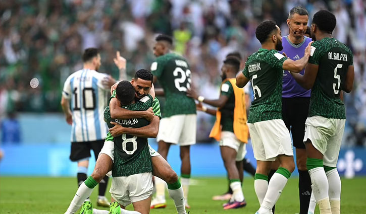 Saudi Arabia stuns Argentina 2-1